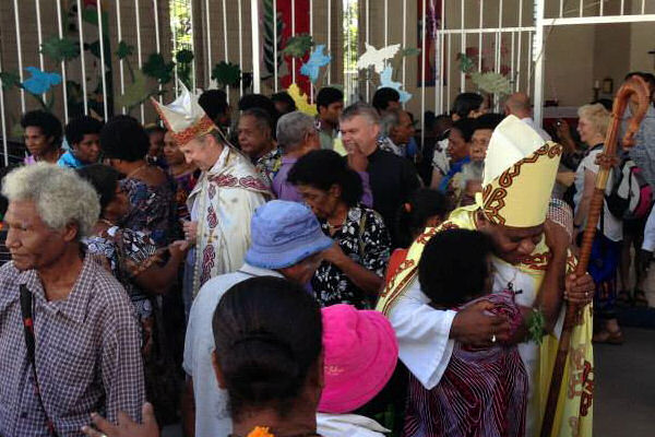 9. Informal welcomes outside.jpg